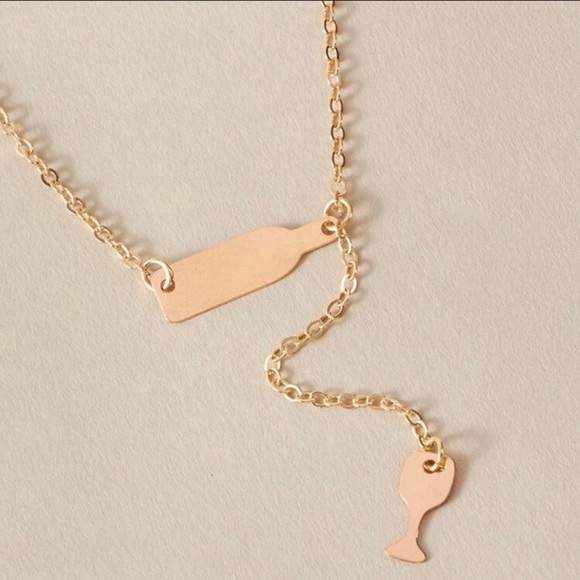 Gold wine bottle simple necklace - Picture 2 of 6